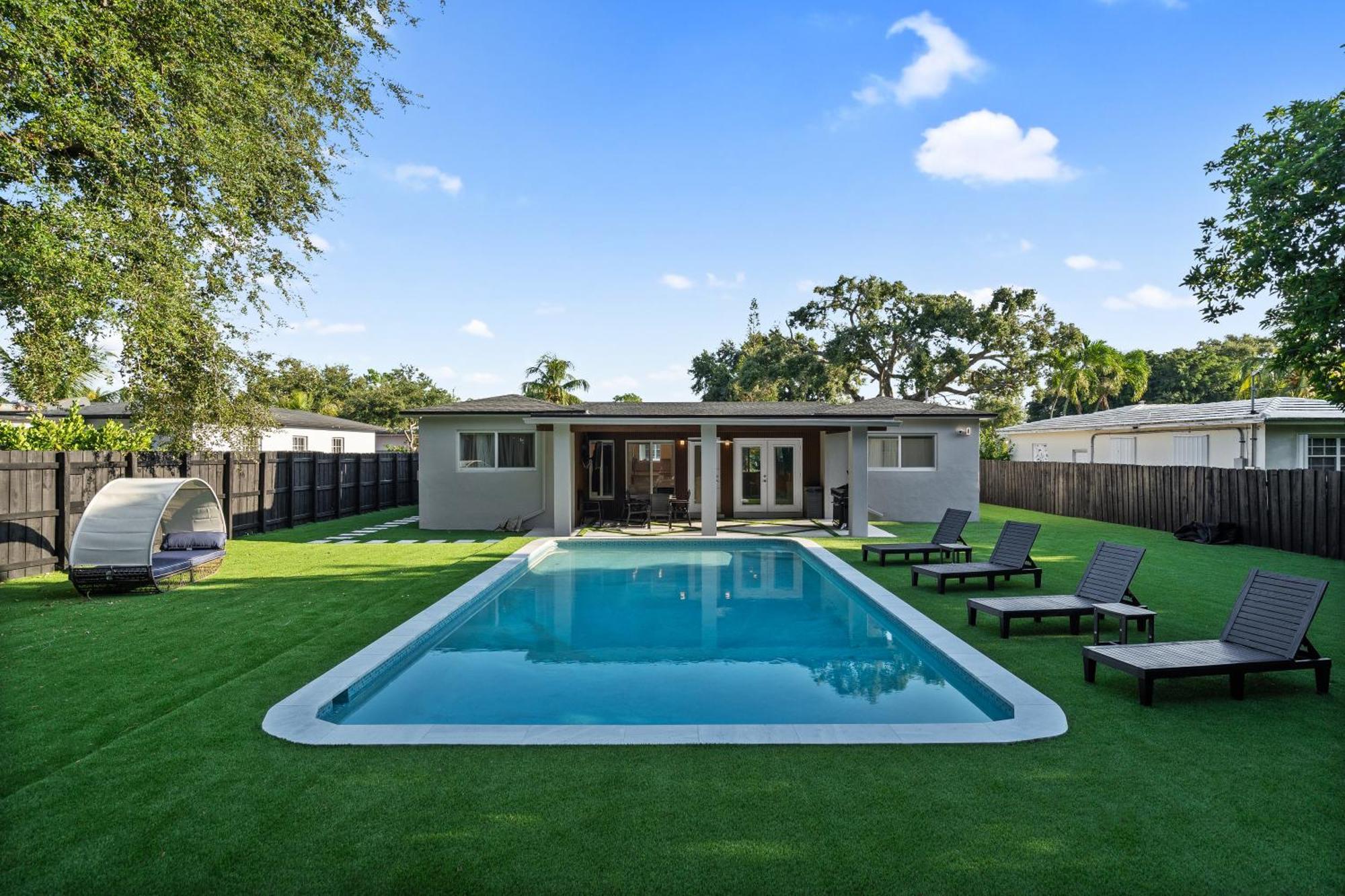 Villa Verde - Your Exclusive Luxury Escape With Private Pool And Mini Golf Miami Exterior photo